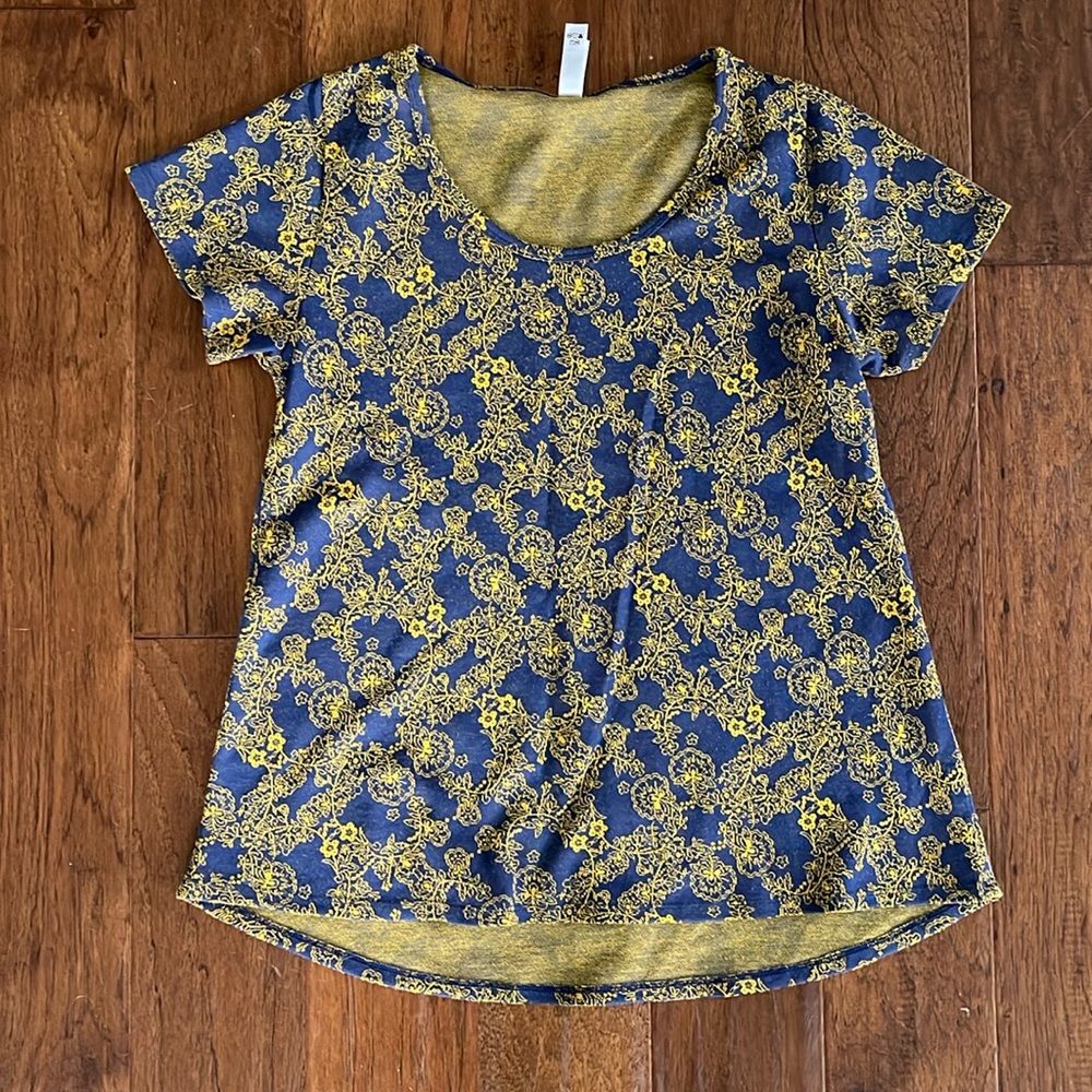 Lularoe Shirt Medium